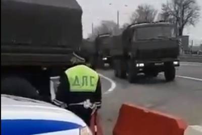 Россия сосредоточила в Крыму огромное количество танков. Видео