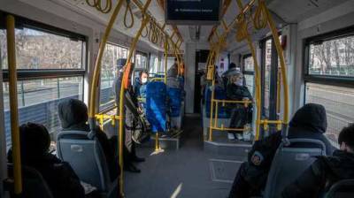 В Киеве ослабили карантин: как работает метро и наземный транспорт в столице