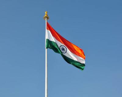 Индия девятый день обновляет мировой антирекорд по приросту больных и мира