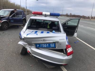 В Башкирии водитель из Москвы протаранил полицейскую машину