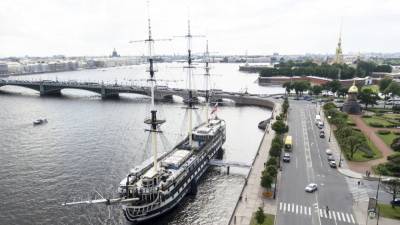 Петербург готовится открыть Всероссийский летний туристический сезон