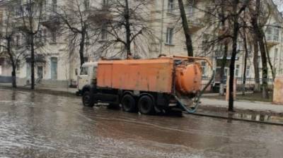 В Пензе на Первомай пришлось откачивать воду с дорог - penzainform.ru - Пенза