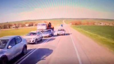 Видеорегистратор грузовика запечатлел ДТП с погибшими детьми