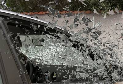 Водитель иномарки погиб в Ленобласти после ДТП с фургоном