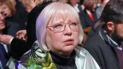 70-летняя Светлана Крючкова не смогла пообщаться с журналистами из-за болезни
