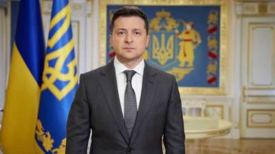 Зеленский призвал украинцев на Пасху исполнить дома христианский долг