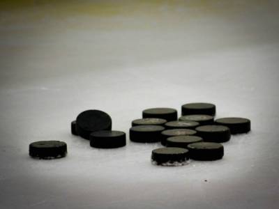 Сборная России по хоккею второй раз уступила швейцарцам