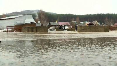 Вести в 20:00. Паводки на Алтае: большую воду пытаются не пустить в жилой сектор