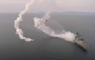 Российский фрегат "Маршал Шапошников" едва не попал сам в себя при запуске высокоточной ракеты "Калибр"