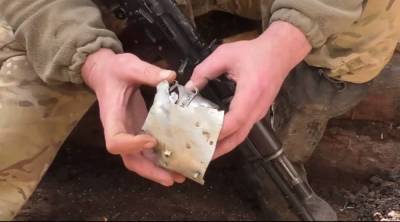 Боевики бьют из крупных калибров: бойцы ВСУ показали остатки противотанковой ракеты – видео