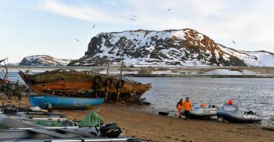 Трое из шести пропавших в Баренцевом море рыбаков найдены мёртвыми
