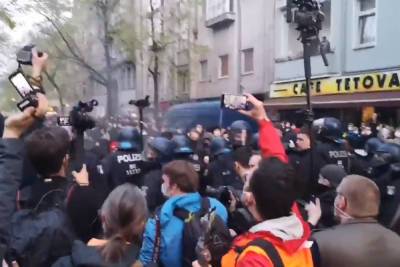 Полиция начала задержания демонстрантов в Берлине