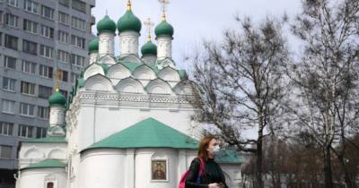 Московский священник выгнал прихожанина за фото иконостаса