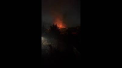 Пожар на улице Яблочной в Южно-Сахалинске тушили всю ночь