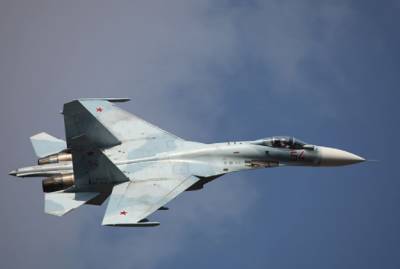 «Воздушный скальпель»: Су-27 преподал жесткий урок военным НАТО в Баренцевом море