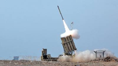 Система ПВО Израиля "Железный купол" перехватила одну из палестинских ракет