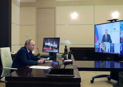 СМИ: Путин продолжит сидеть в изоляции, даже после прививки