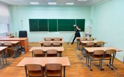 В школы Литвы смогут вернуться ученики 5–11 классов