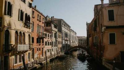 Италия возобновляет туризм: отменяют карантин для туристов из ряда стран