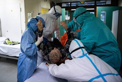Более 8 тысяч новых случаев коронавируса зафиксировано в России