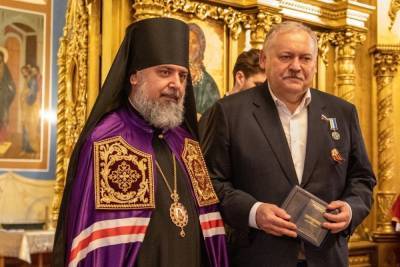 Депутата Госдумы Константина Затулина наградили медалью Сочинской епархии