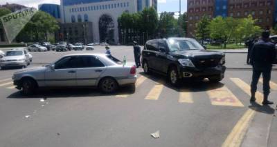 ДТП с участием машины, сопровождающей кортеж Пашиняна: пассажира госпитализировали