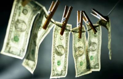 "Деньги не пахнут": откуда взялось это выражение и как оно связано с "туалетным" налогом