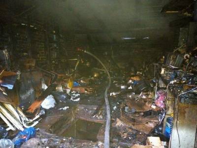Ночью в центре Смоленска горел гараж