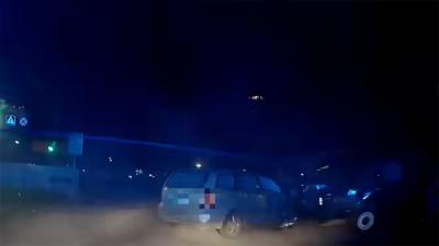 Без прав и под наркотиками: в Одессе водитель убегал от полиции и побил 9 автомобилей – видео