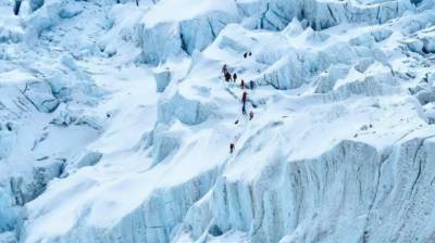 Китай встановить розділову лінію на Евересті, щоб запобігти поширенню COVID-19 з Непалу