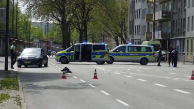 Стрельба в Дортмунде: мужчина угрожал пистолетом семьям на детской площадке