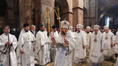 Представители ПЦУ взяли штурмом храм канонической Украинской православной церкви