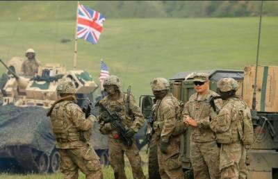Великобритания объявила об отправке к границам РФ 50 танков