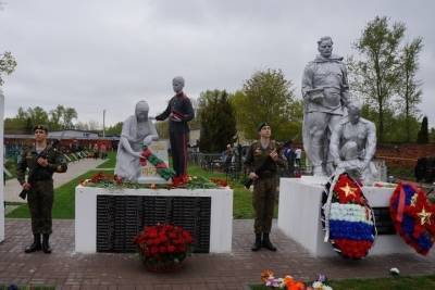 Жители Скопина возмутились раскрашенному памятнику на Никольском кладбище