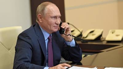 Путин и Алиев по телефону поздравили друг друга с 76-й годовщиной Победы