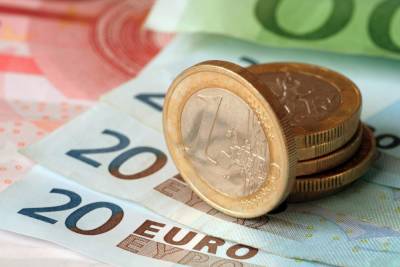 В ЕС могут запретить наличные расчеты на сумму свыше 10 тыс. евро