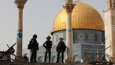В столкновениях с израильской полицией в Иерусалиме пострадали сотни палестинцев
