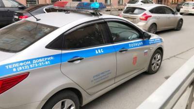 Пьяный водитель Infiniti протаранил три автомобиля в Петербурге
