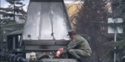 В Кемерово во время парада 9 мая загорелся военный автомобиль, видео - ТЕЛЕГРАФ
