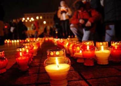 Президент Чехии зажжет первую свечу на акции памяти в Пражском Граде