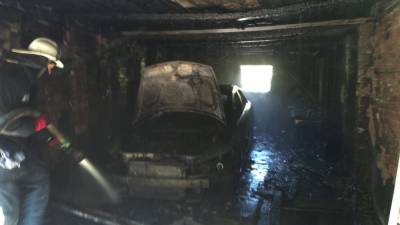 Харьковчанин закрылся в гараже и поджег иномарку: хотел покончить с собой – фото