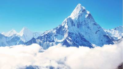 Китай решил перенести границу на вершину Эвереста