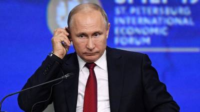 Путин примет участие в заседании ПМЭФ в очном формате