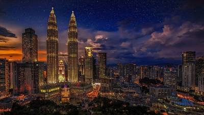 Власти Малайзии ужесточают ограничения из-за ситуации с COVID-19