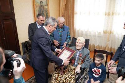 Имя 105-летнего фронтовика из Северной Осетии вписали в Книгу Гиннеса