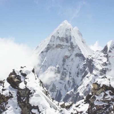 Альпинисты Непала отдадут клиникам баллоны для кислорода