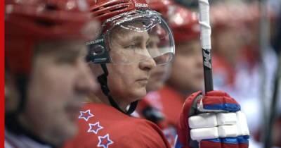 Путин принимает участие в матче Ночной хоккейной лиги