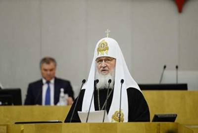 Андрей Кураев рассказал, что патриарх Кирилл наградил священников «уцененными» крестами