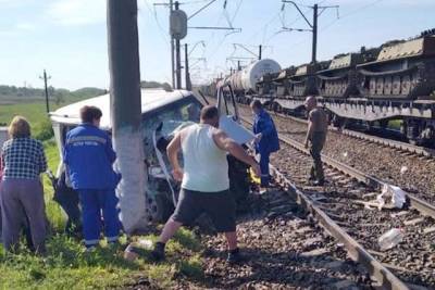 Возле границы Украины попал в аварию эшелон с российской военной техникой