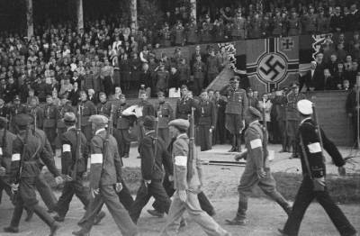 «Полицай нациста не обидит» – политолог о праздновании 9 мая на...